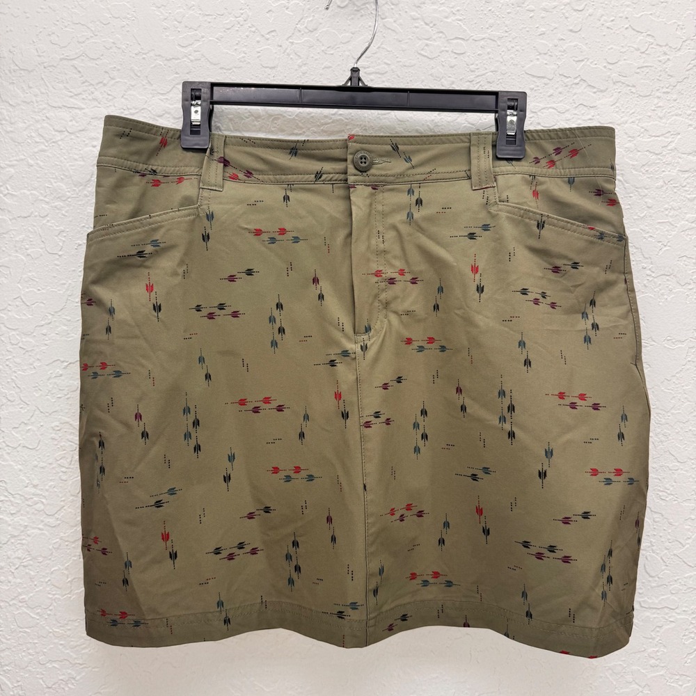 Eddie Bauer Adventurer 2.0 Skort Womens 14 Olive Arrow Print Hiking UPF 50